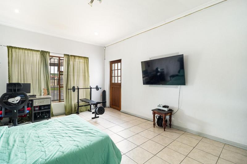 4 Bedroom Property for Sale in Windsor Park Western Cape